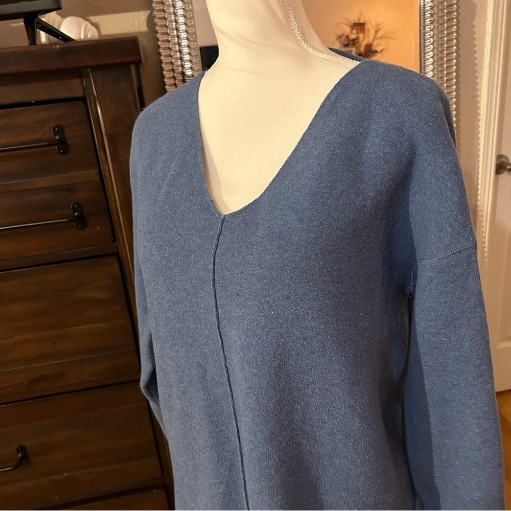J. Jill Blue Soft VNeck Sweater in Women’s Size Small